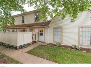 20557 Williamsburg Ct #216C, Middleburg Heights, OH 44130