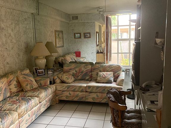 4th image of 14340 Emerald Lake Dr APT 2