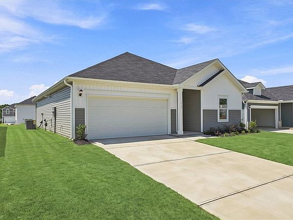 3rd image of 935 Rising Oak Ct