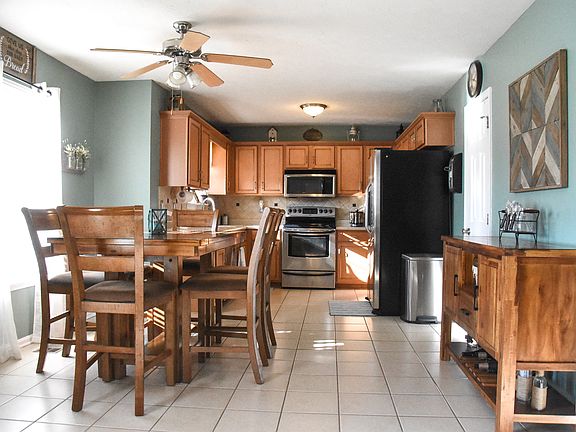 4th image of 203 Crooked Oak Ct