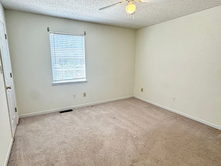 1100 Pine St #B — Photo 4