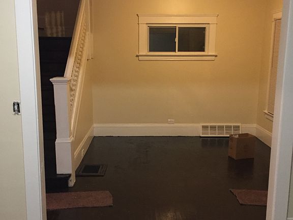 4th image of 2169 W 95th St
