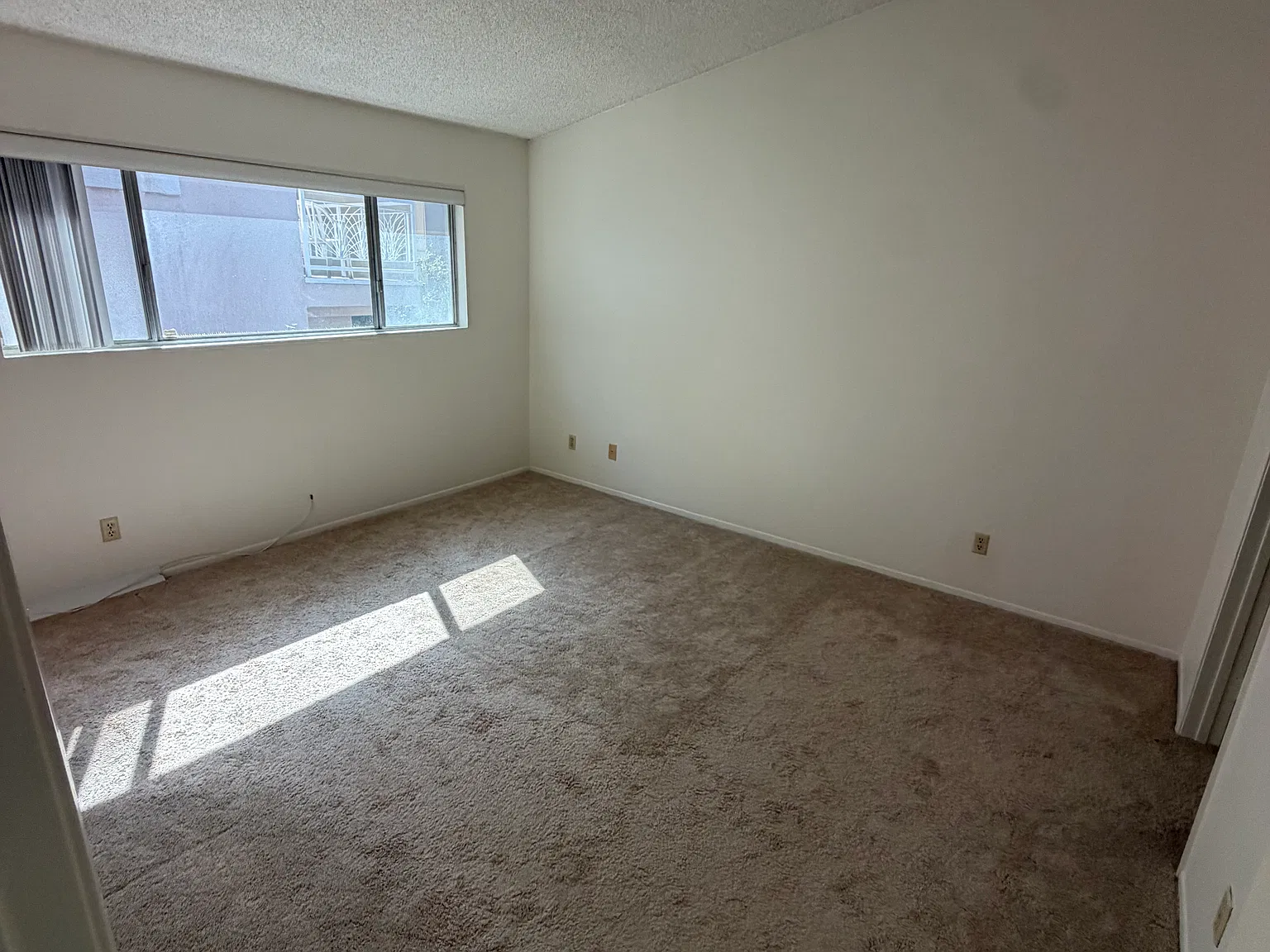 2 bed, 1300 sqft, $3,200 — Photo 3