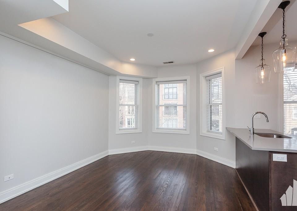 1st image of 856 N Hermitage Ave #2FE