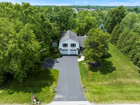 13220 Silver Fox Dr, Lemont, IL 60439