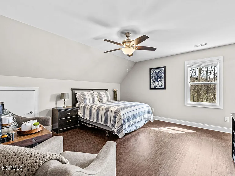 182 Lakeview Dr — Photo 40