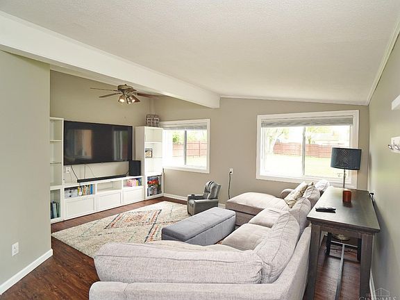 4th image of 425 Blackburn Ave