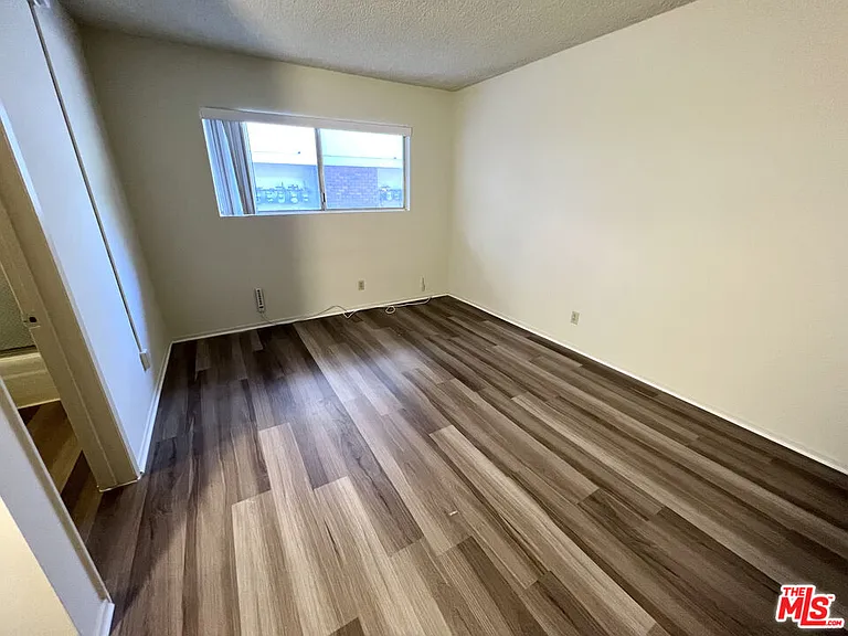 1261 Granville Ave #4 — Photo 12