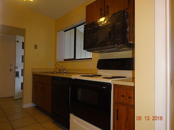 4th image of 1078 Soria Ave