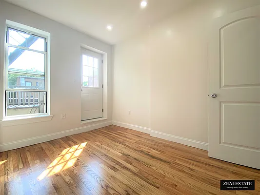 Rented by ZealEstate Group Inc | media 31