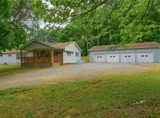 196 Stavich Bike Trl W, New Castle, PA 16101