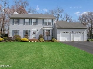 7 Natale Way, Farmingdale, NJ 07727