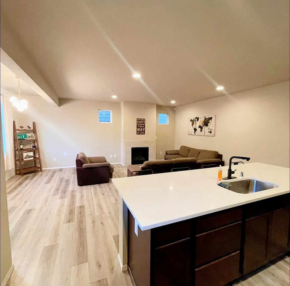 4 bed, 2060 sqft, $800 — Photo 3