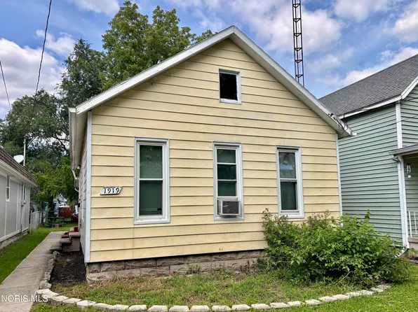 1919 Delence St, Toledo, OH 43605