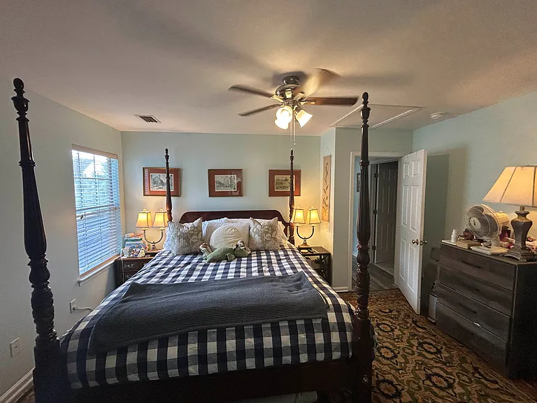 Upstairs Bedroom (Rear of House)