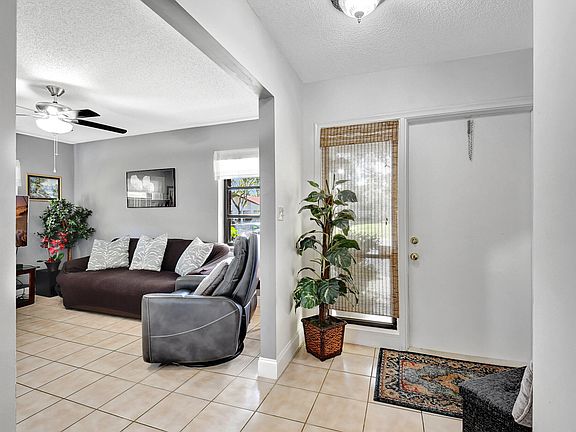 4th image of 3725 Arelia Drive S