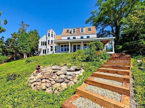 2nd image of 10 Squeteague Harbor Rd