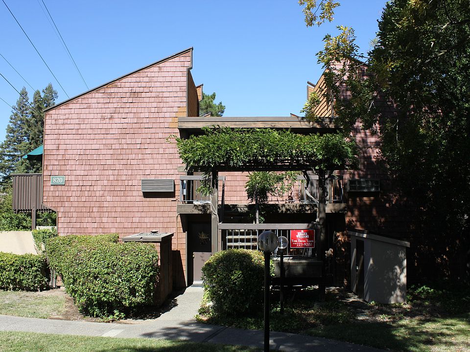 1st image of 820 Woodside Ln E Unit 5