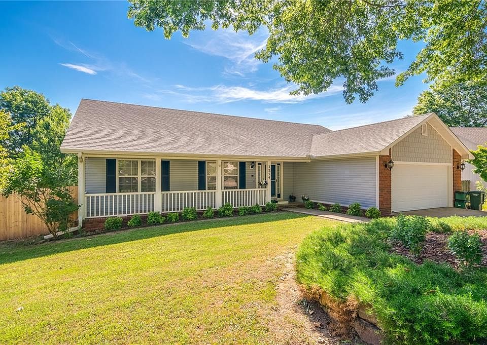 1st image of 3254 N Autumn Ct