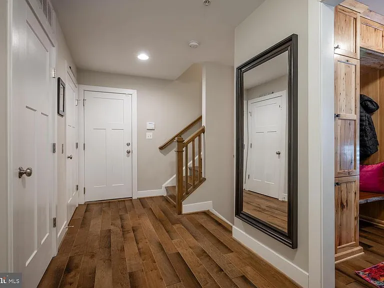 1126 N Stuart St — Photo 27
