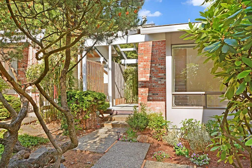 132 108th Avenue SE — Photo 1