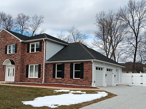 2nd image of 143 Steele Way