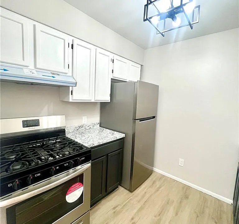 13-19 Cole St #B22