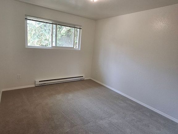 4th image of 20333 15th Ave NE APT 19