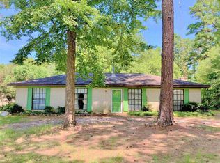 210 Barnett Rd, Kilgore, TX 75662