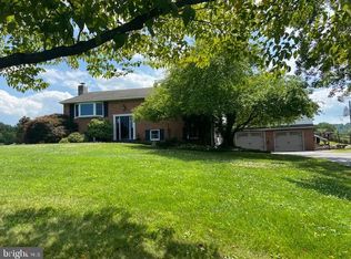 300 Buchert Rd, Gilbertsville, PA 19525