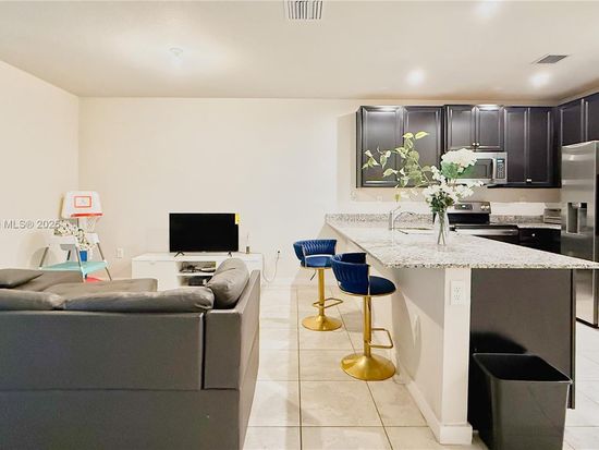 1053 NW 4th Ter, Florida City, FL 33034