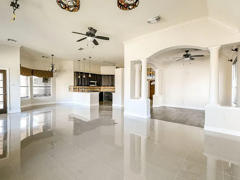 4111 Clubhollow — Photo 7