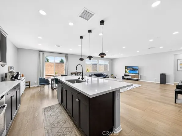 9521 Venetian Way, Jurupa Valley, CA 92509