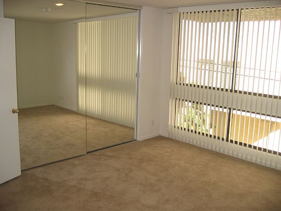 2nd image of 1414 Greenfield Ave APT 108