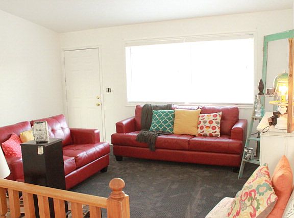 3rd image of 3020 S Carolyn Ln