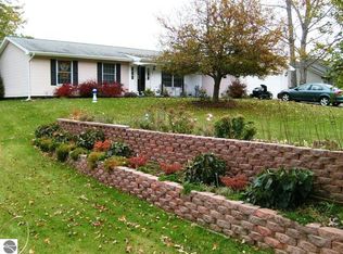 4656 W Hampshire Dr, Williamsburg, MI 49690