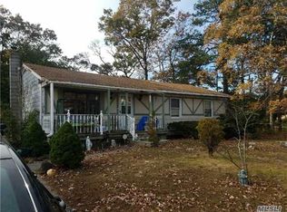 152 Margin Dr W, Shirley, NY 11967