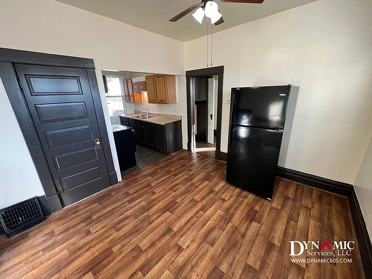 1417 W 10th St — Photo 9