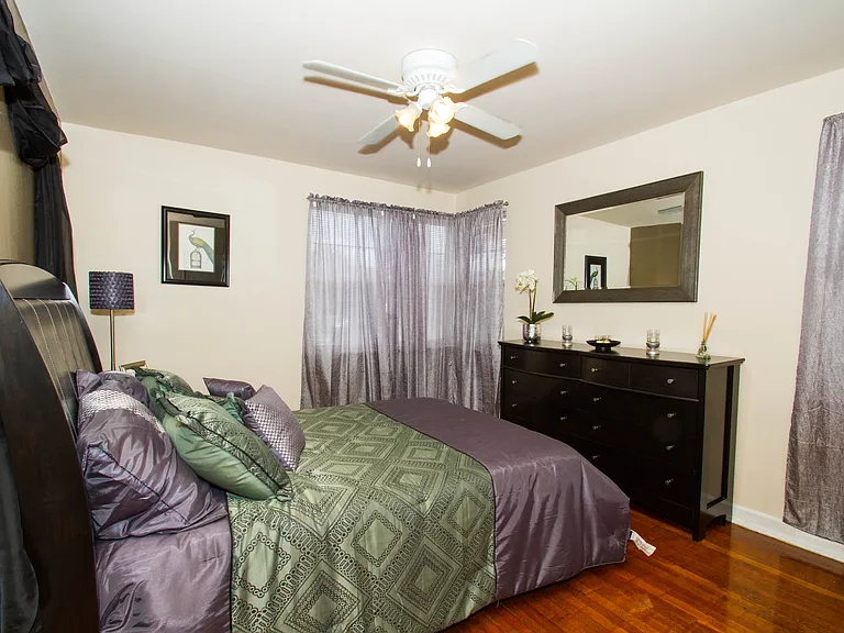 Washington Park Apartments — Photo 16