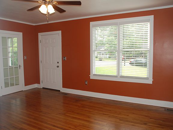 3rd image of 1711 King Woods Dr