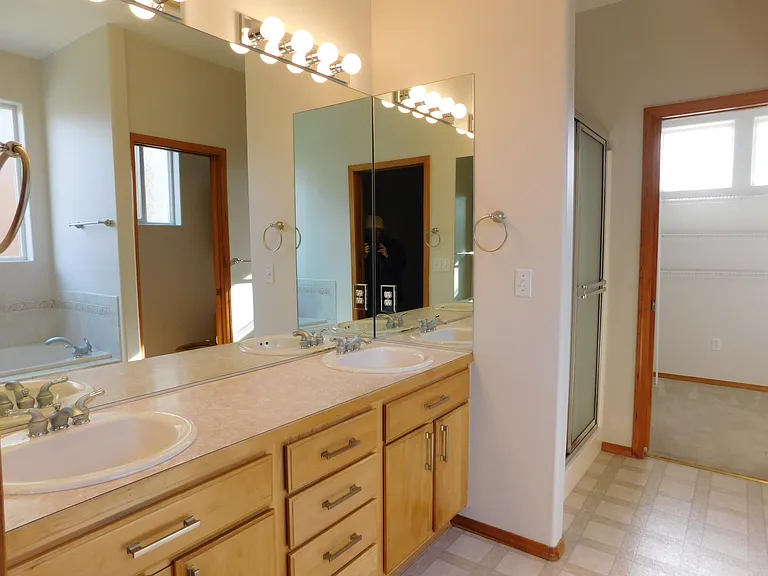 2758 Rue Ct — Photo 25