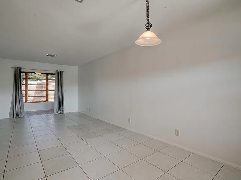 2111 NE 1st Ct #203 — Photo 12