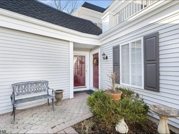 269 Riveredge Dr, Chatham Twp., NJ 07928