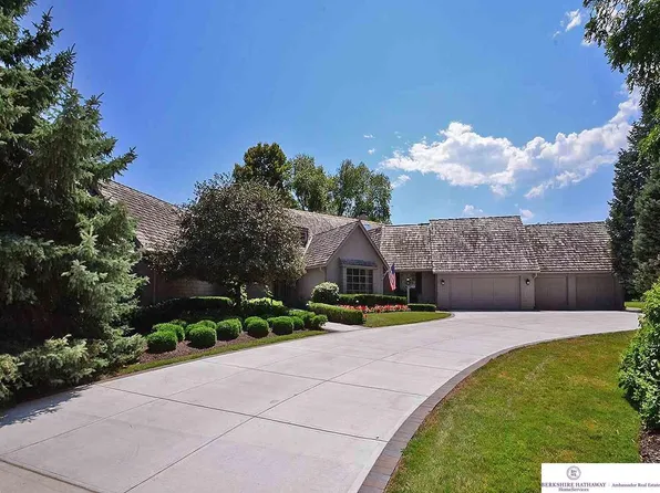 1104 N 99th Cir, Omaha, NE 68114