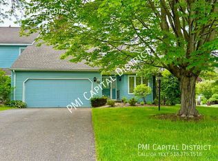 23 Standish Dr, Glenmont, NY 12077