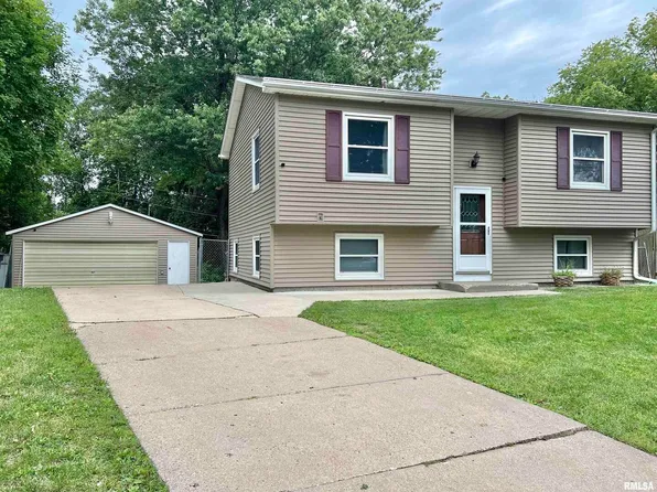 9401 11th St W, Rock Island, IL 61201