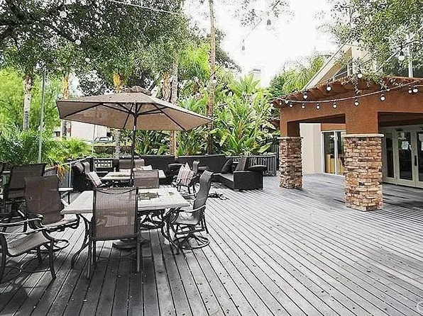 21520 Burbank Blvd APT 211, Woodland Hills, CA 91367