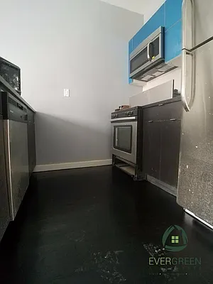 Rented by Bedford Brownstone Realty | media 37