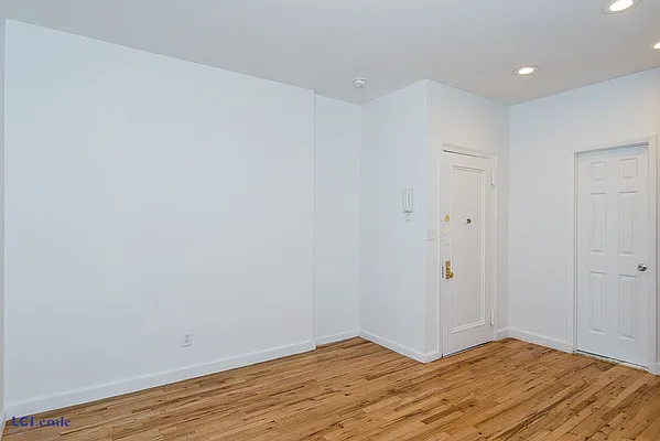 Rented by LC Lemle Real Estate Group | media 17