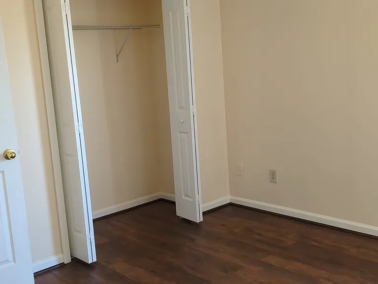 705 Dover Ct — Photo 24